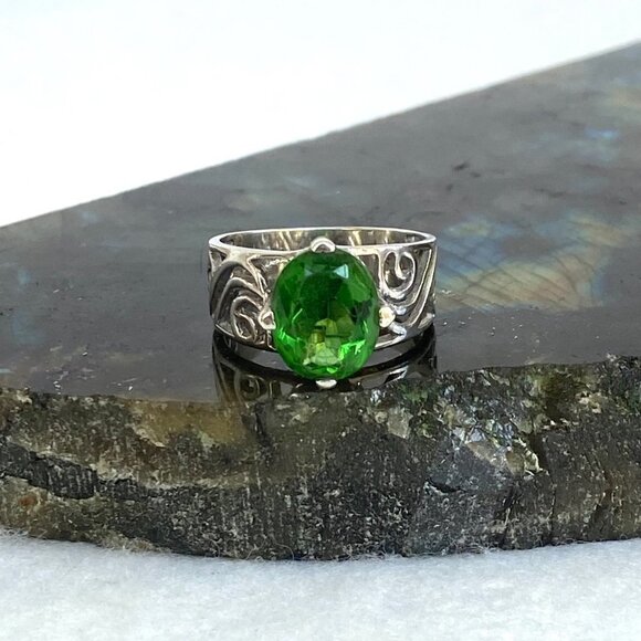Sterling Silver 925 Oval Faceted Green Cubic Zirconia Scrollwork Ring Sz 4.75 - Picture 1 of 16